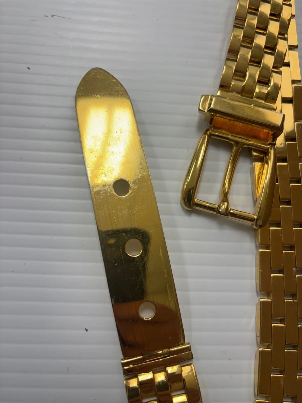 Gucci Gold-Tone Women's Chain Link Belt - Picture 4 of 13